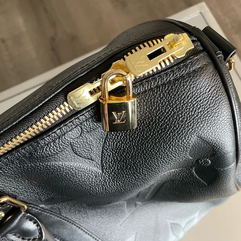 Louis Vuitton weekend bag. Out of stock online and in stores - Picture 5 of 10